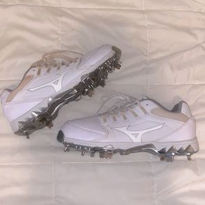 Mizunousa white and grey like new.